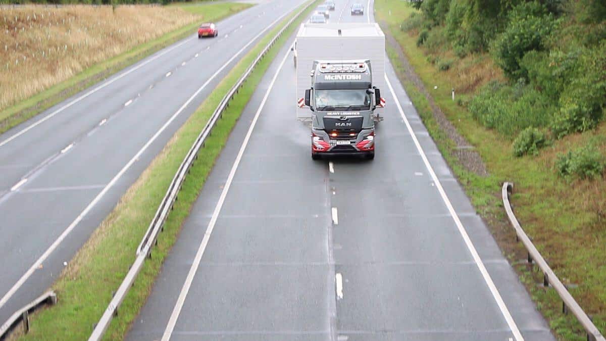 Wide load whilst delivering the Kimpton acoustic plant room to Aberdeen
